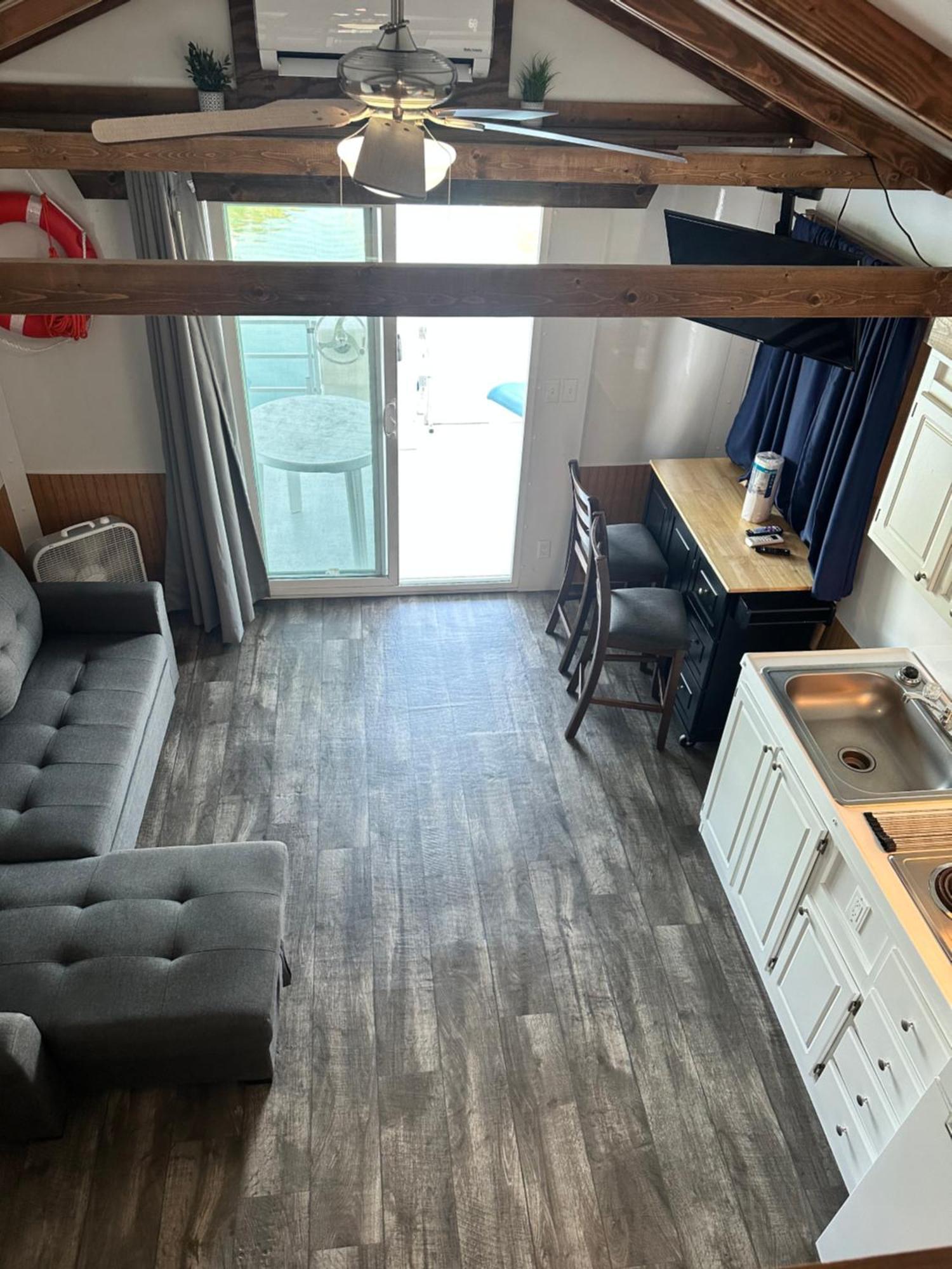 Aqua Lodges At Hurricane Hole Marina Stock Island Ngoại thất bức ảnh
