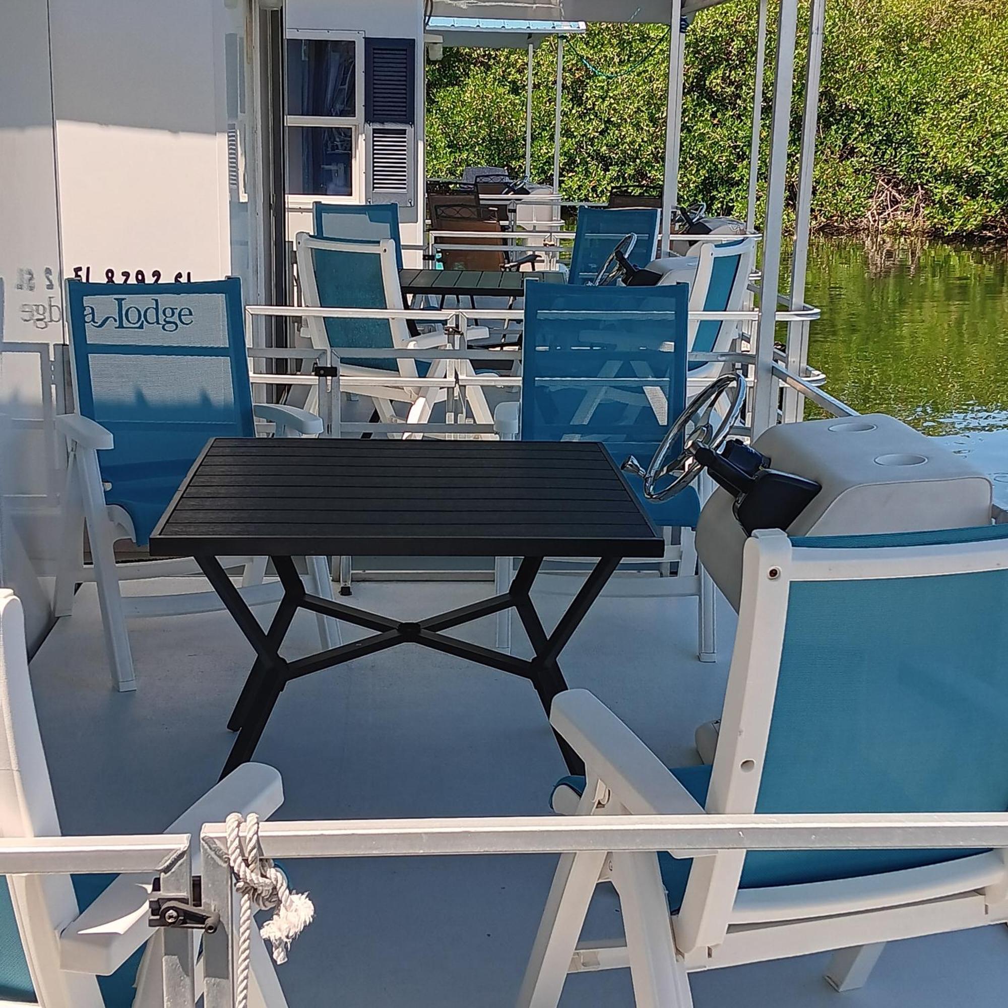 Aqua Lodges At Hurricane Hole Marina Stock Island Ngoại thất bức ảnh