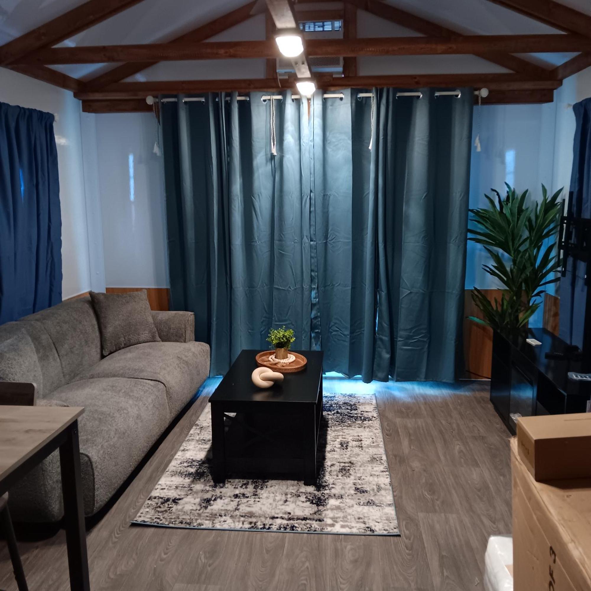 Aqua Lodges At Hurricane Hole Marina Stock Island Ngoại thất bức ảnh